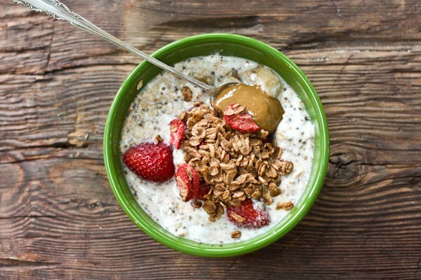 These Overnight Oat Meal Prep Bowls Make Clean Eating Mornings a Breeze!