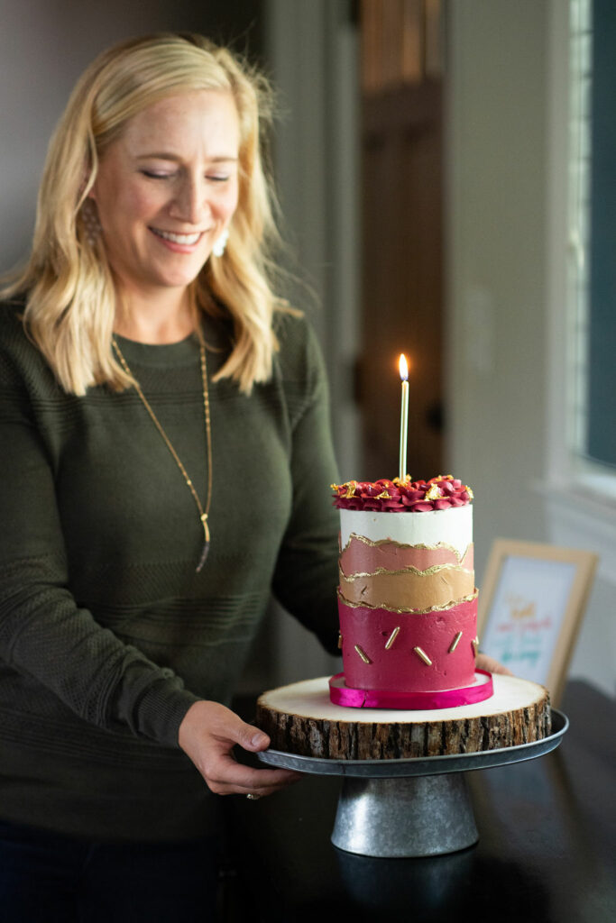 Kath Eats Blogger Kath Younger celebrates Happy 17th KERFday with a cake!