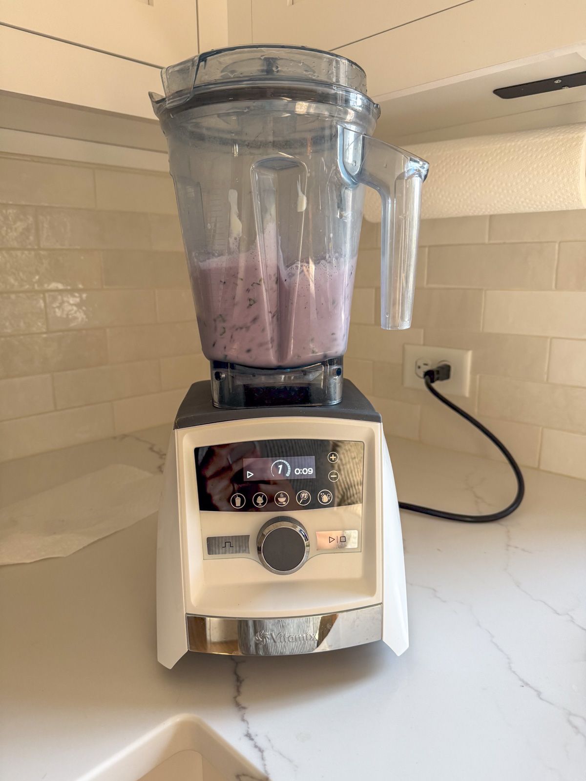 superfood smoothie in blender